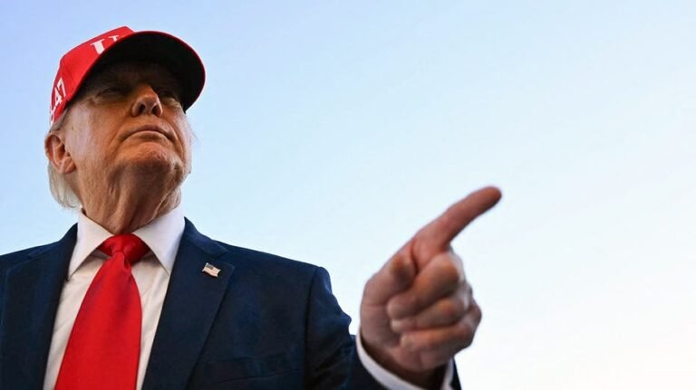 Trump dit que l'appel de Poutine arrive « très bientôt » alors que les États-Unis suivent la mort présumée de la peste en Russie