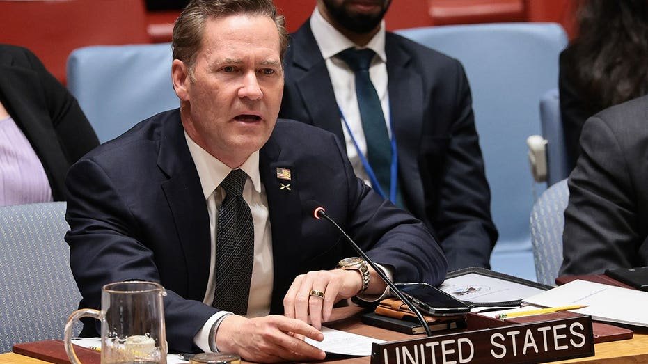 Un match de cris éclate à l'ONU alors que le ministre cubain des Affaires étrangères se dirige vers le podium de l'ambassadeur américain : « Reculez ! »