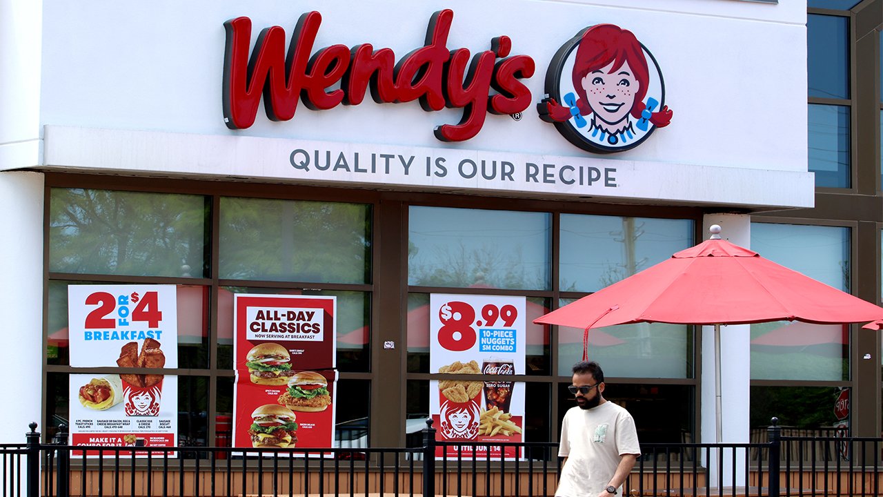 Le groupe dirigé par Nelson Peltz propose d'acheter Wendy's pour 1,4 MILLIARD $